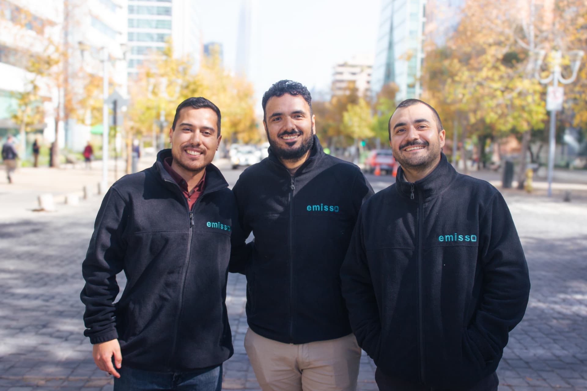 Cristóbal, Bastián y Felipe — Founders de Emisso
