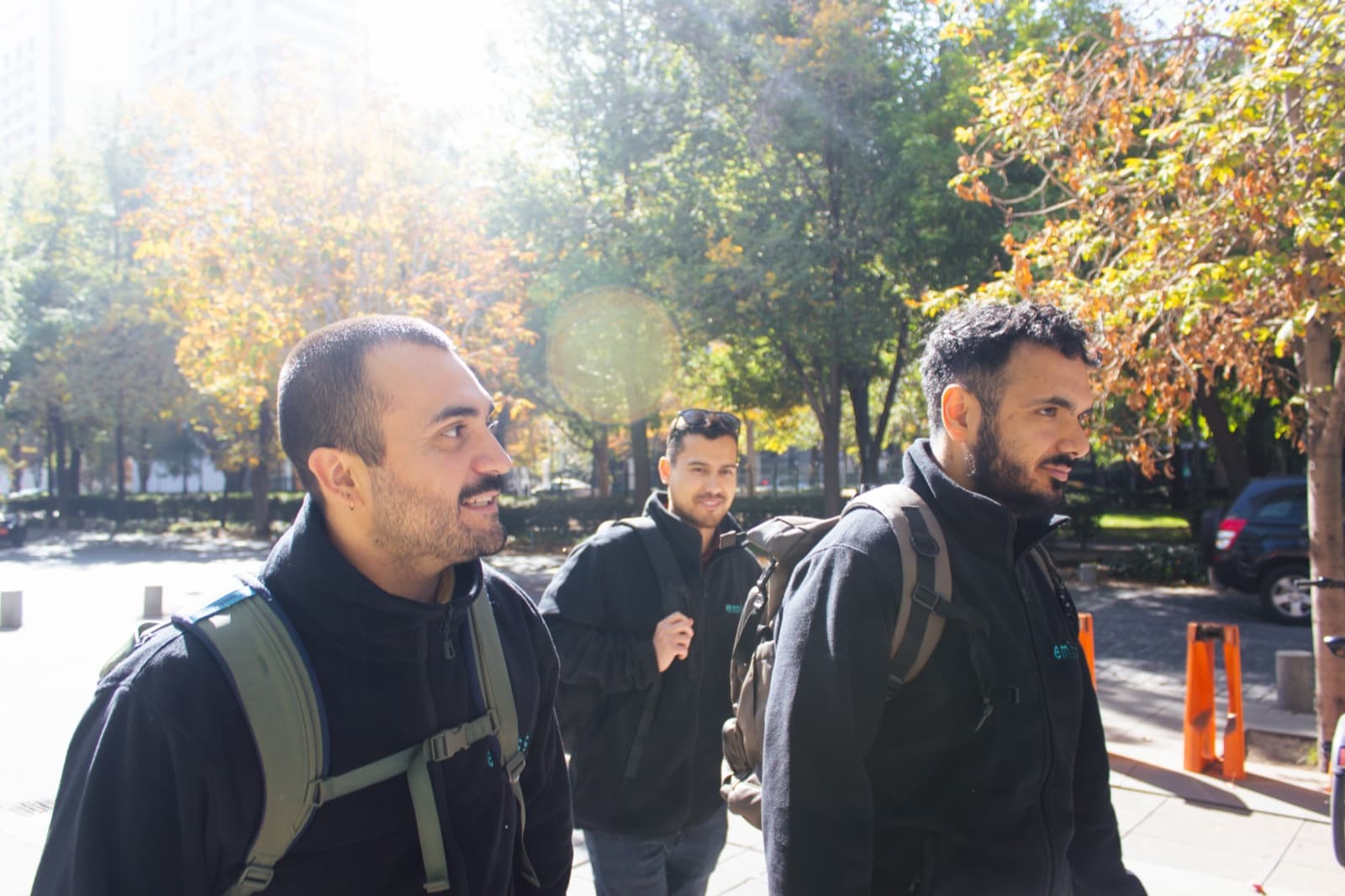 Founders caminando